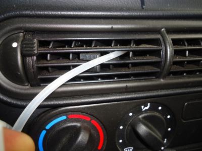 Как эффективно очистить дефлекторы и систему вентиляции авто